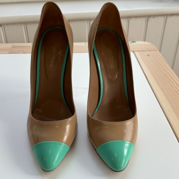 Sergio Rossi Tan and Turquoise Toecap Pumps - Picture 5 of 7